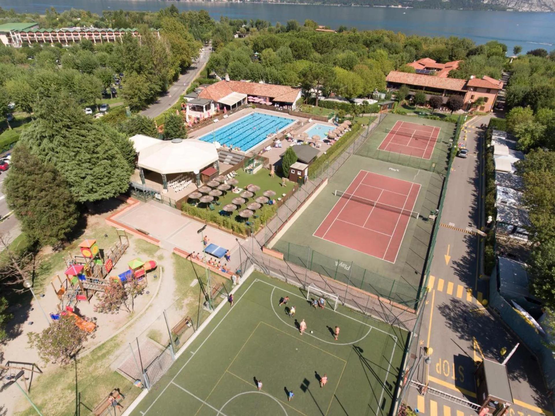 Estivo Premium Deluxe Mobile Homes On Camping Del Sole Village Iseo Exterior foto