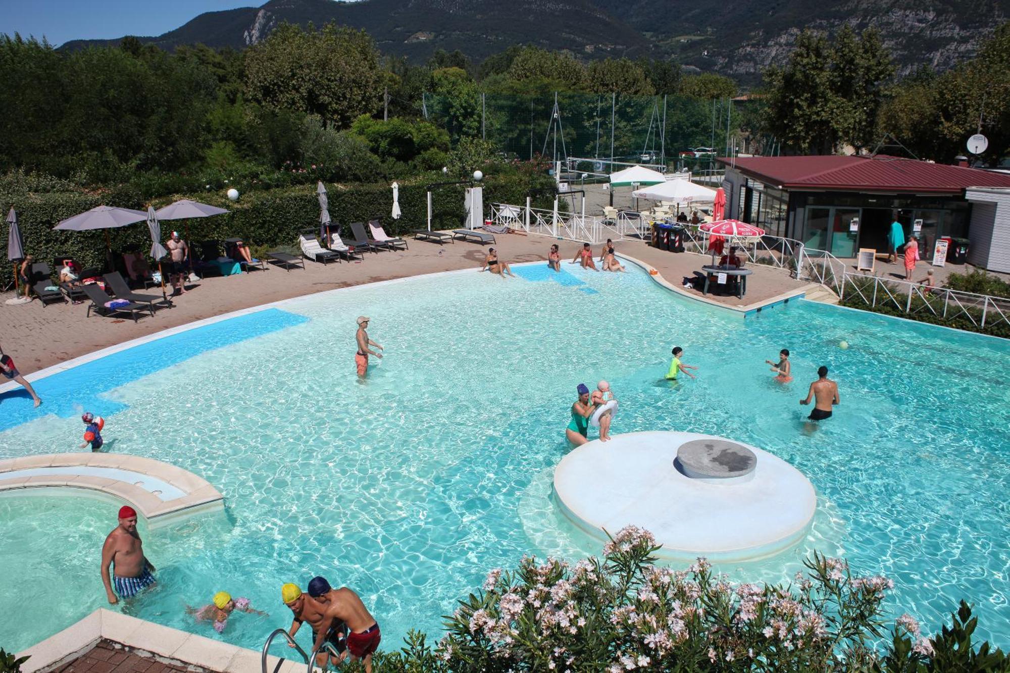 Estivo Premium Deluxe Mobile Homes On Camping Del Sole Village Iseo Exterior foto